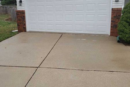 Driveway Cleaning on Keller Lane, Decatur, IL